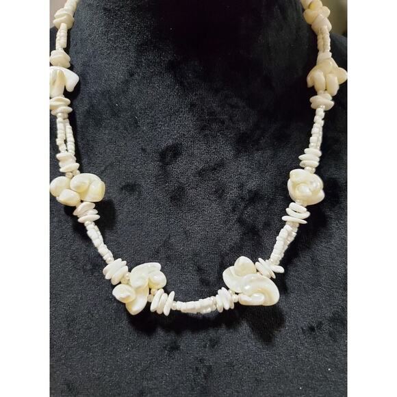 Women's Twisted White Chip & Sliced Shell Vintage Bead Necklace - Picture 4 of 7